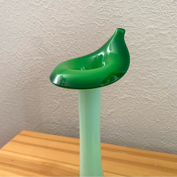Vintage Jack In The Pulpit Tulip Vase in green - Picture 3 of 8